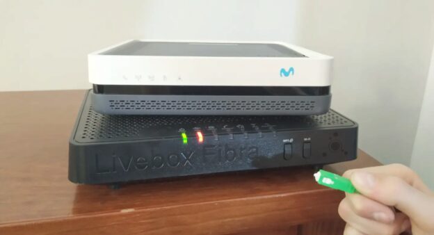 Router HGU de fibra Movistar y router Livebox Fibra de Orange