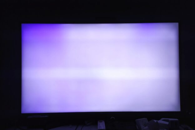 Manchas violeta en el panel de TV LG