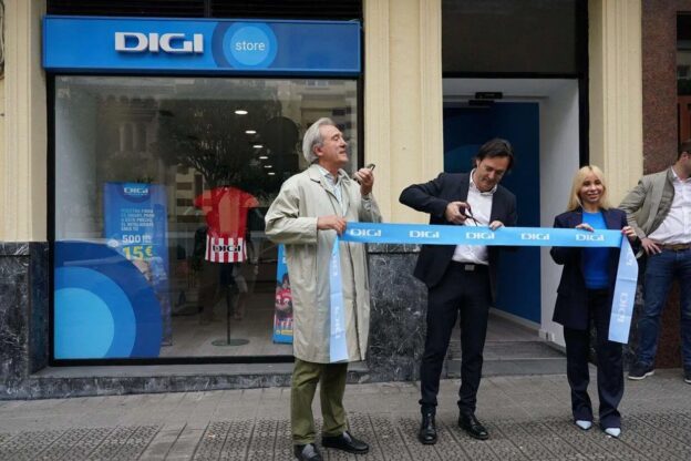 Inauguración de la tienda Digi en Bilbao