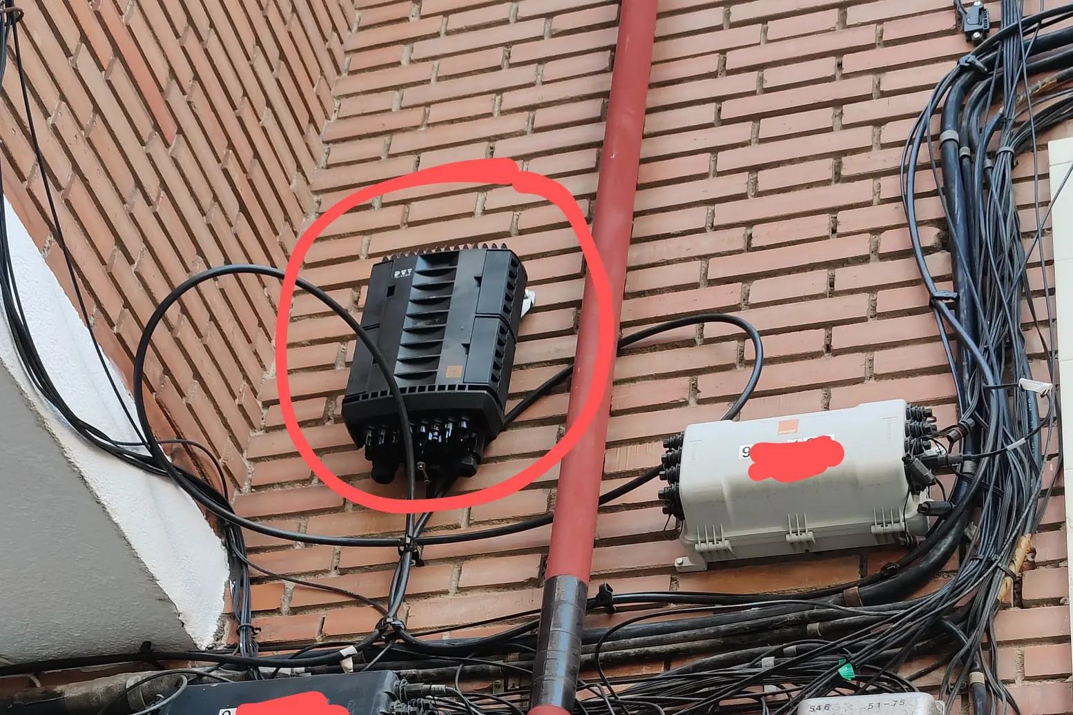 CTOs de fibra en fachada