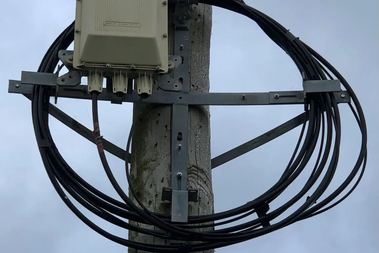 Poste con divisor