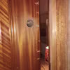 No, no. La puerta era una mierda: usó una broca circular y…