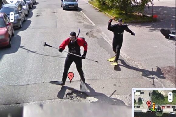 The two men begin to chase the Street View vehicle